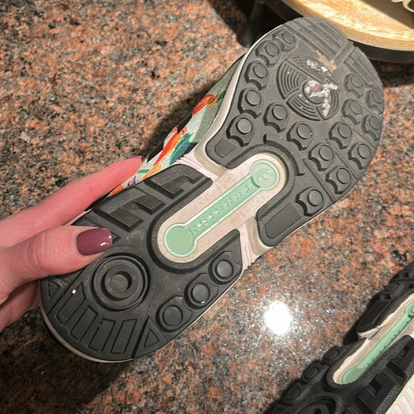 GUC adidas Originals ZX Flux Tropical
Running Sneaker(size 8 men’s) 9.5 women’s - Picture 9 of 10